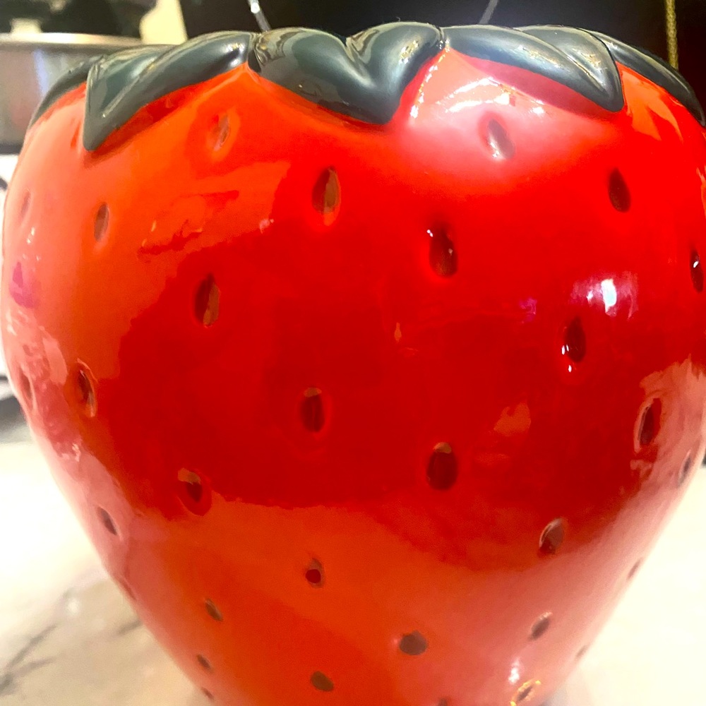 Nwt Strawberry 🍓Planter Vase - Picture 8 of 8